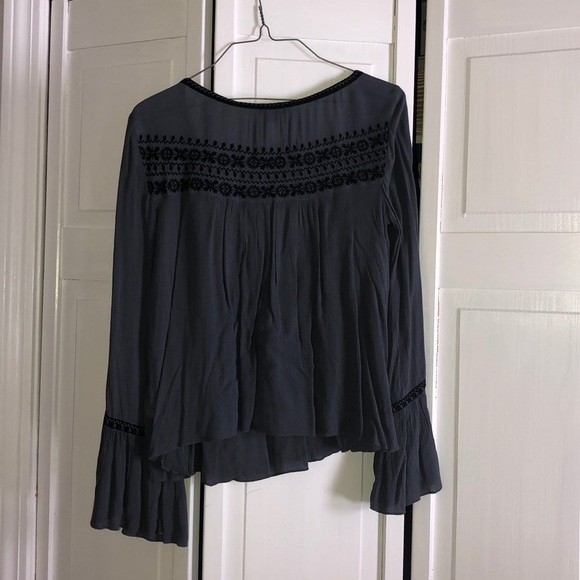 American Eagle Flowy Top - Picture 2 of 3